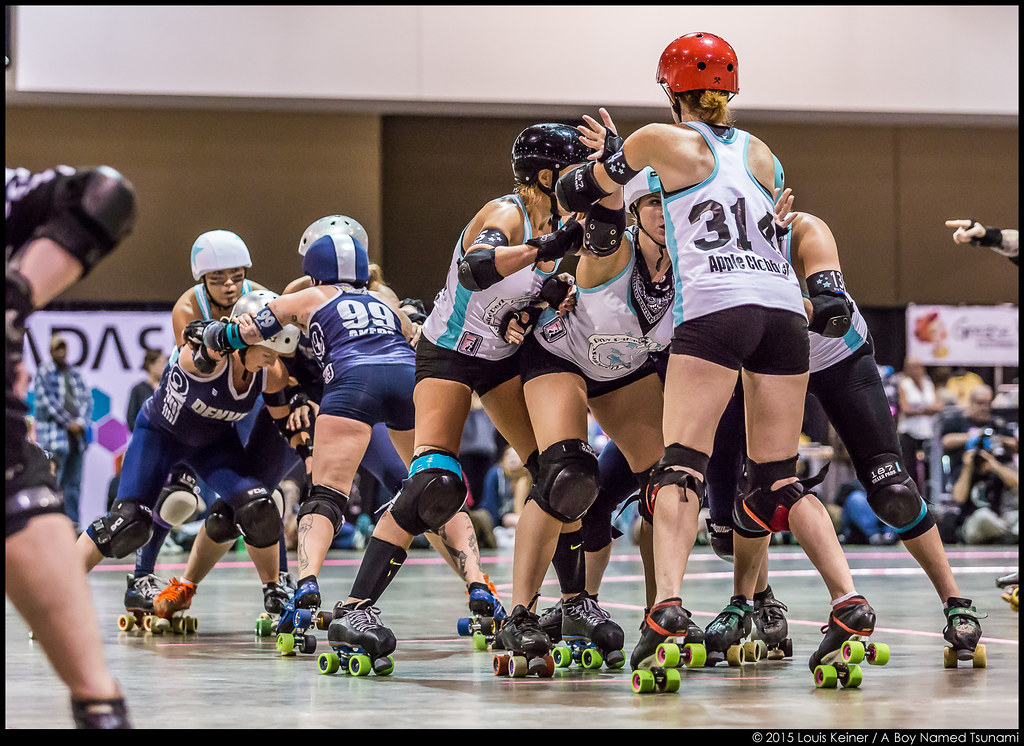 LK_20150918_1846 Denver Roller Derby vs Charlottesville De… Flickr