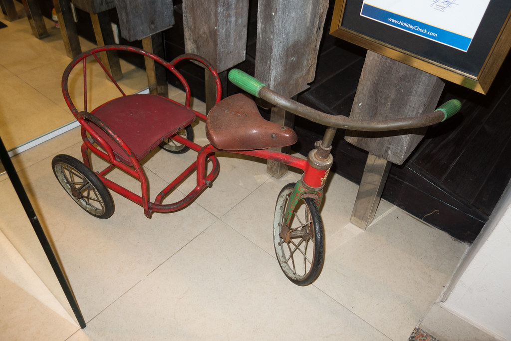 Antique tricycle with passenger seat Kuching, Sarawak, Bor… Flickr
