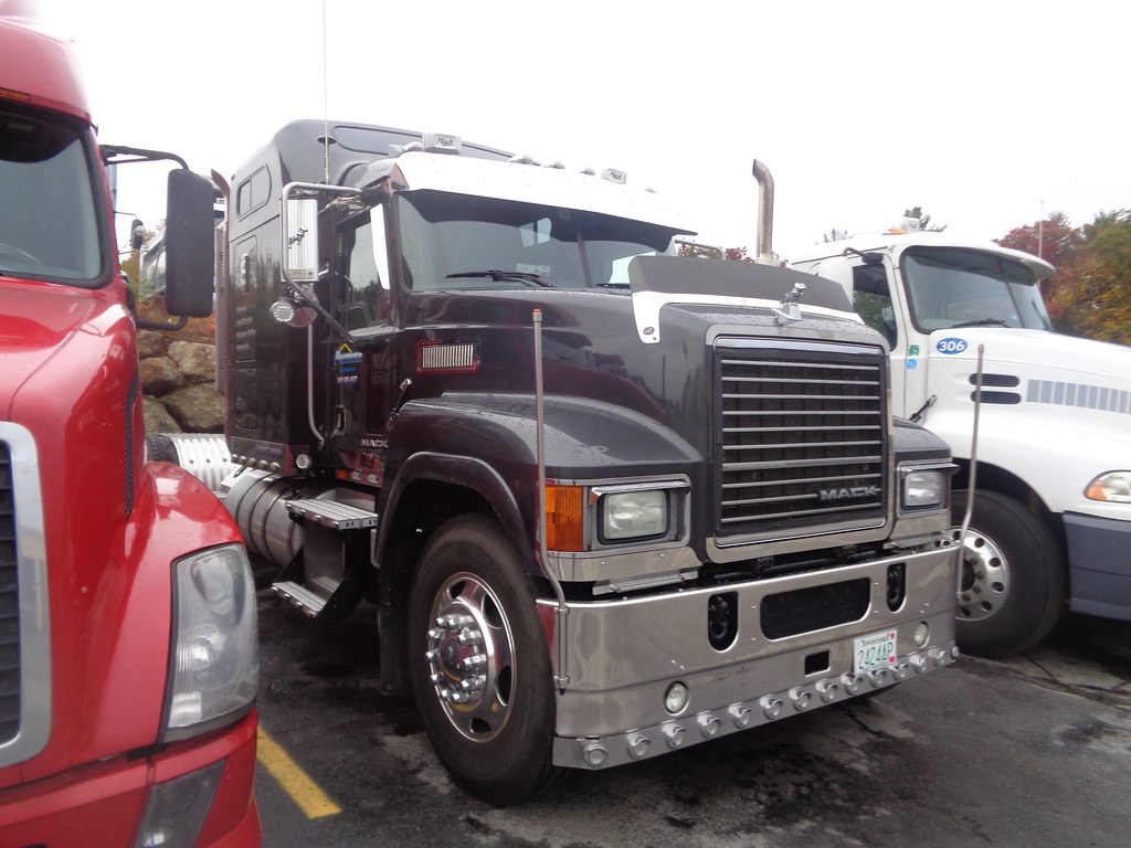 McDevitt Trucks Mack CH Sleeper Tractor wmx tehnologies6999 Flickr