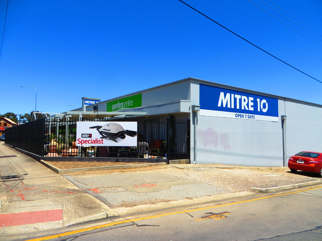 Gawler Mitre 10 In the spite of the new Bunnings nearby, t… Flickr