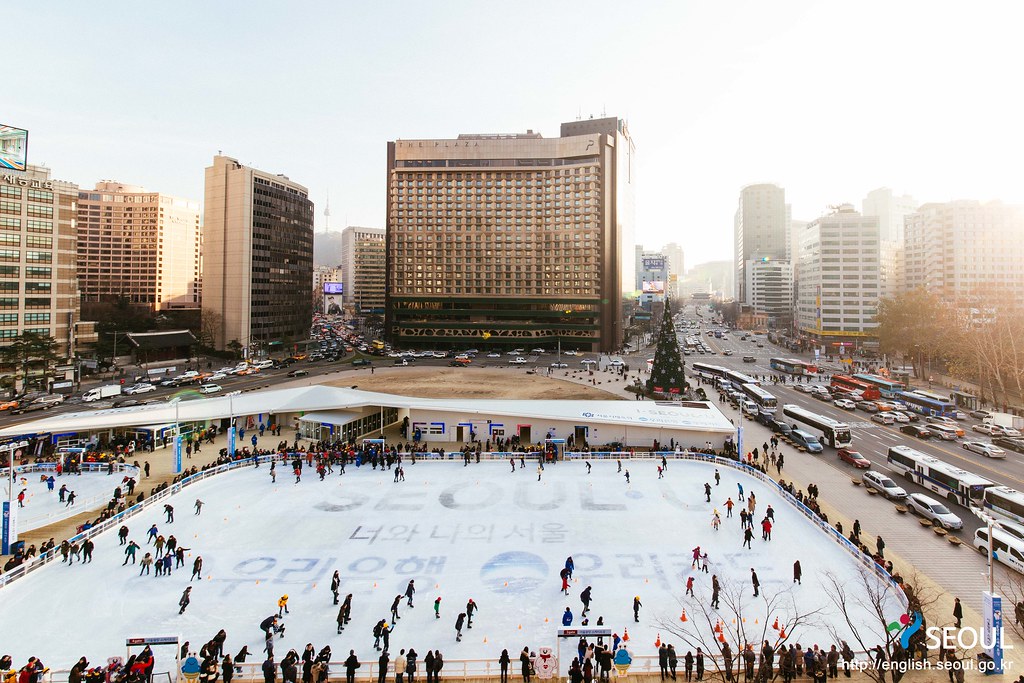 Seoul Plaza Ice Rink A great winter activity to enjoy in S… Flickr