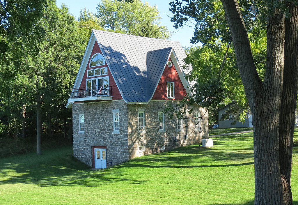 Private Home, Sodus Bay, New York. Next door to the Main L… Flickr