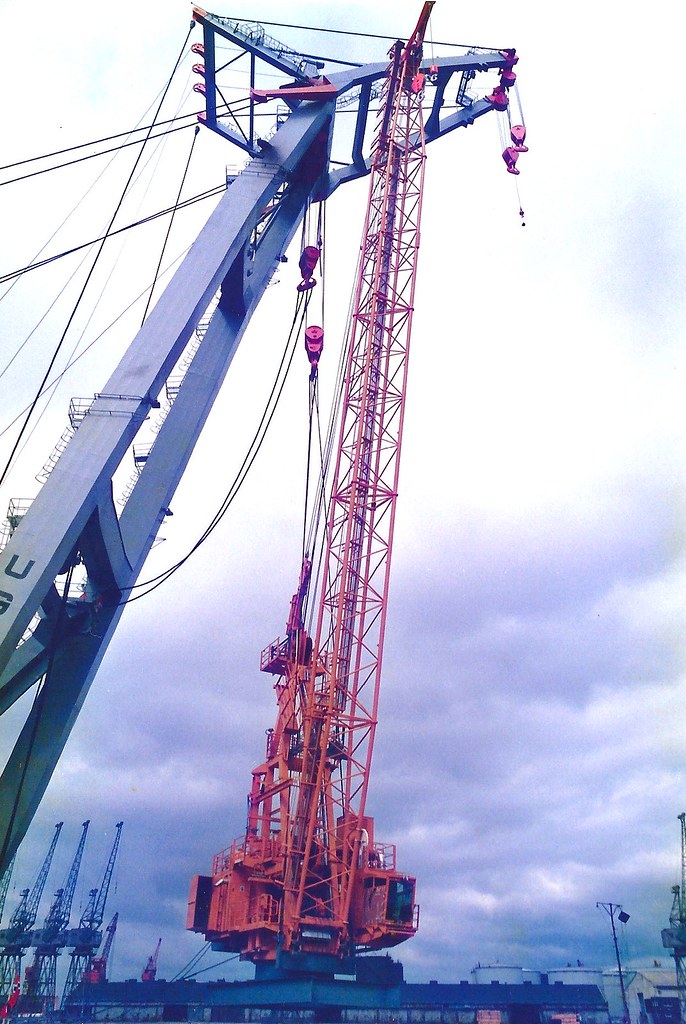 OS 200 Oseburg Platform cranes Offshore crane being loaded… Flickr
