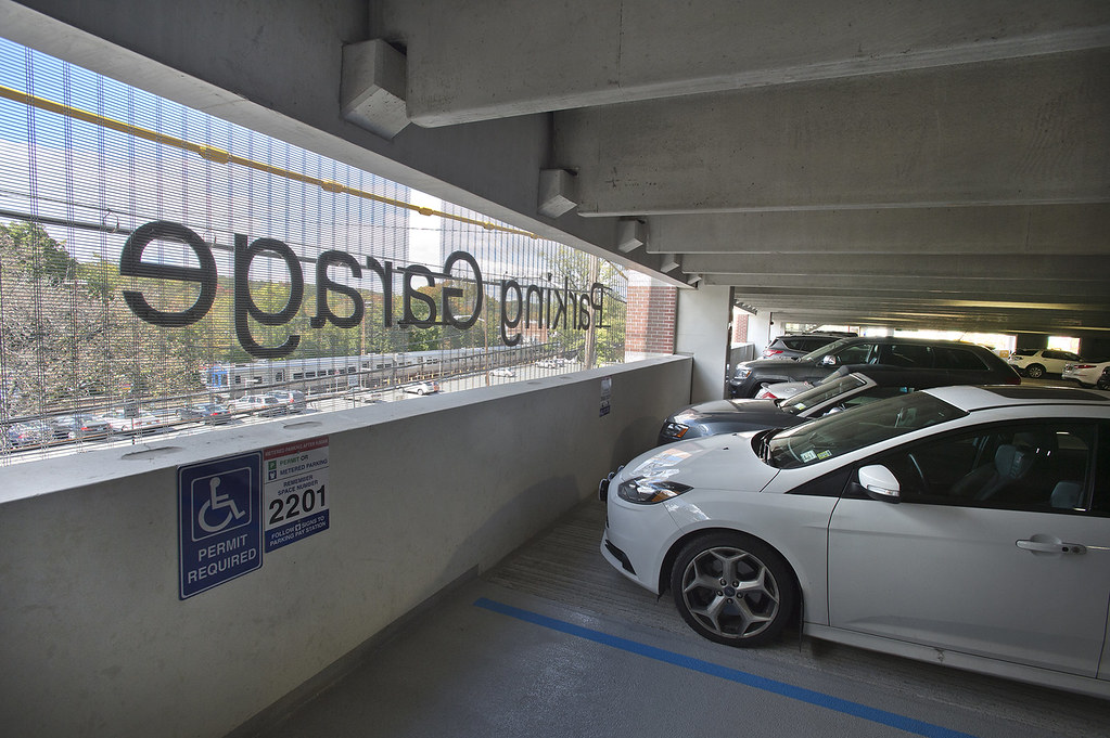 MetroNorth's North White Plains Parking Garage MTA Metro… Flickr