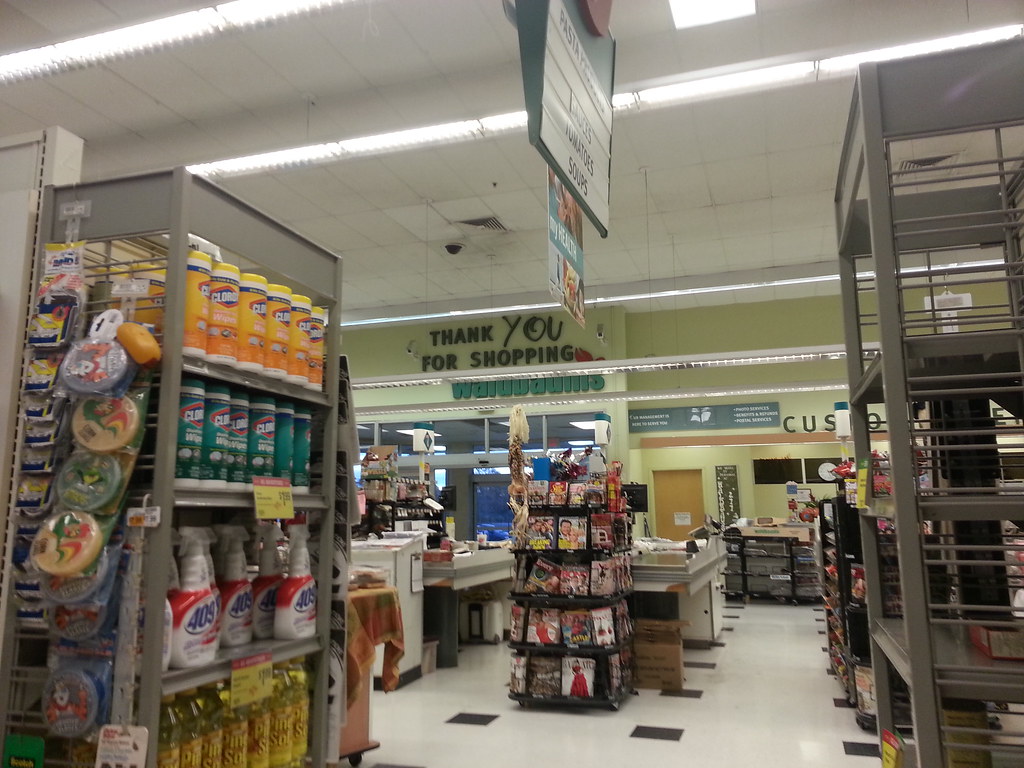 Waldbaums in East Setauket, NY This Waldbaums was built in… Flickr