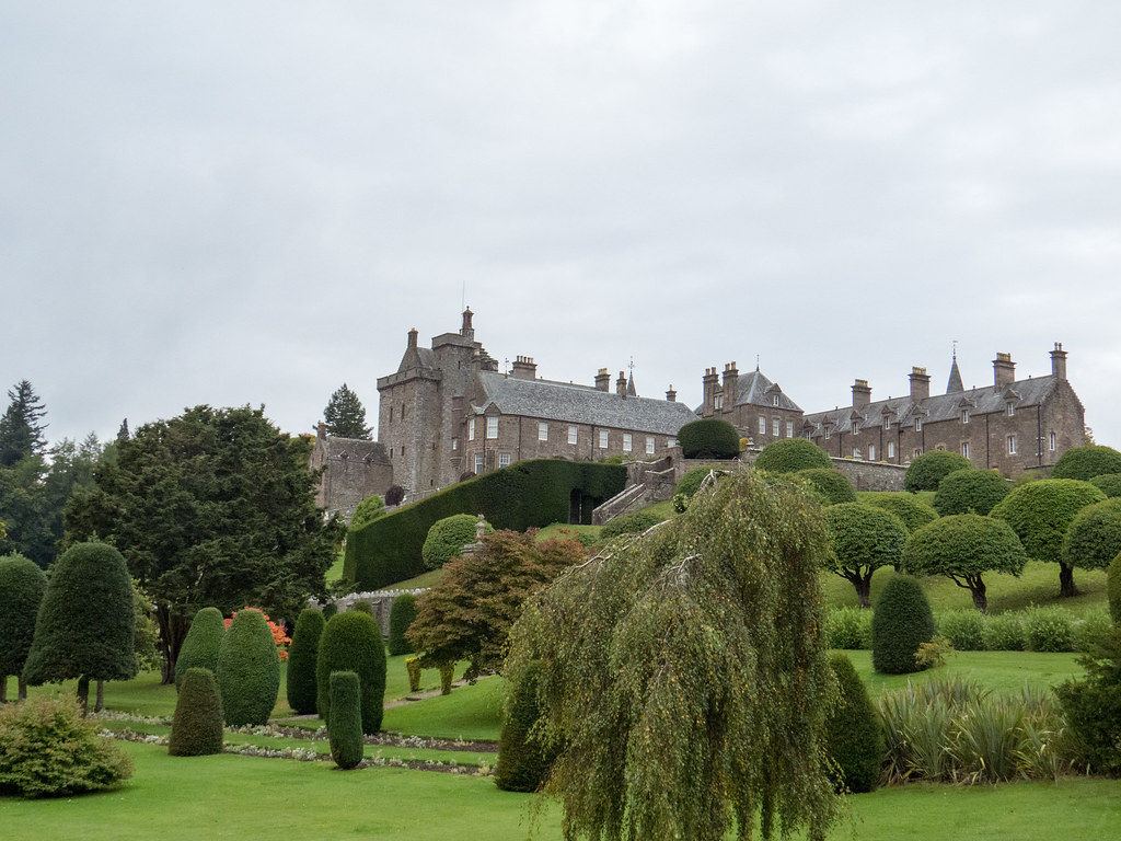Drummond Castle Grounds bigev007 Flickr