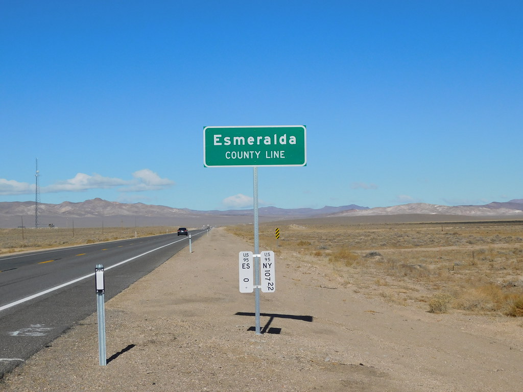 Esmeralda County Line US Hwy 95 between Beatty and Goldfie… Flickr
