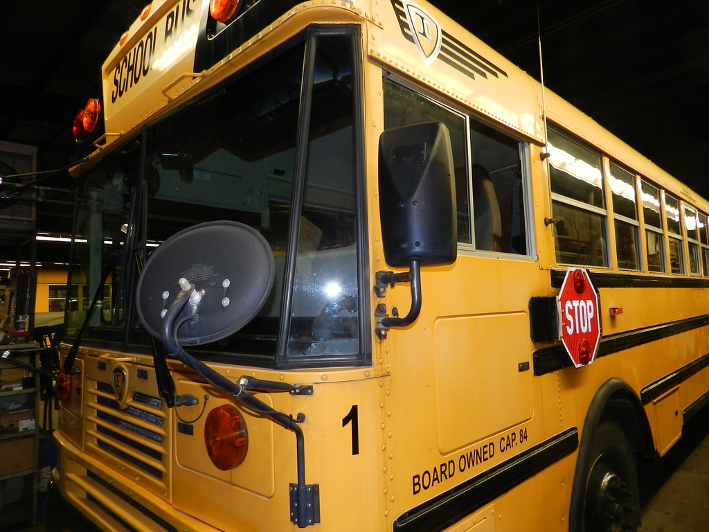 DSCN9076 Kirtland Public Schools 1 2006 IC FE Retired;… Flickr