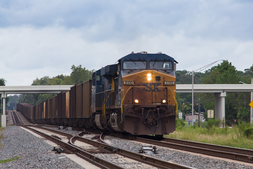 CSX 5110 Vitis CSX 5110 heads up grade toward Messick Road… Flickr