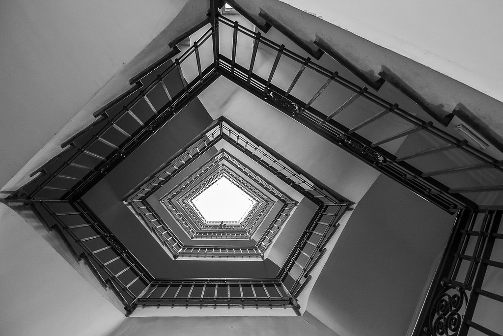 Pentagon Roman staircase Carsten Heyer Flickr