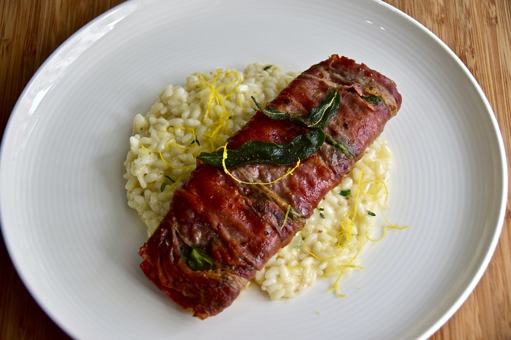 Filet Saltimbocca. File mignon envolto em presunto de parm… Flickr