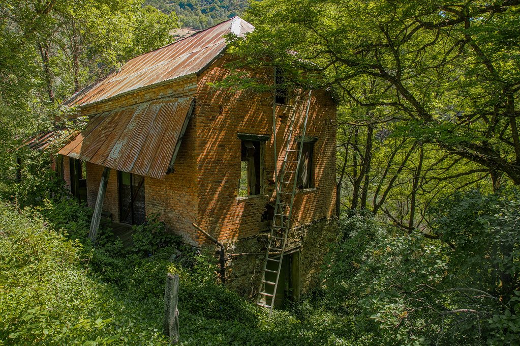 Gold Rush historyDSC1132Helena, CA Started as a gold c… Flickr