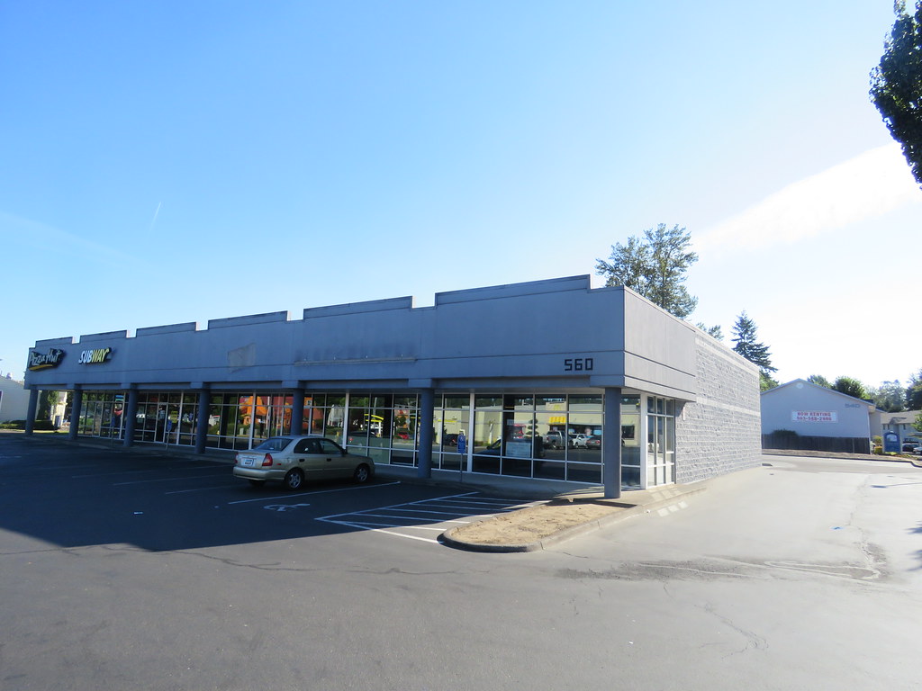 IMG_4384 West Salem’s former Blockbuster Video McDonald’… Flickr