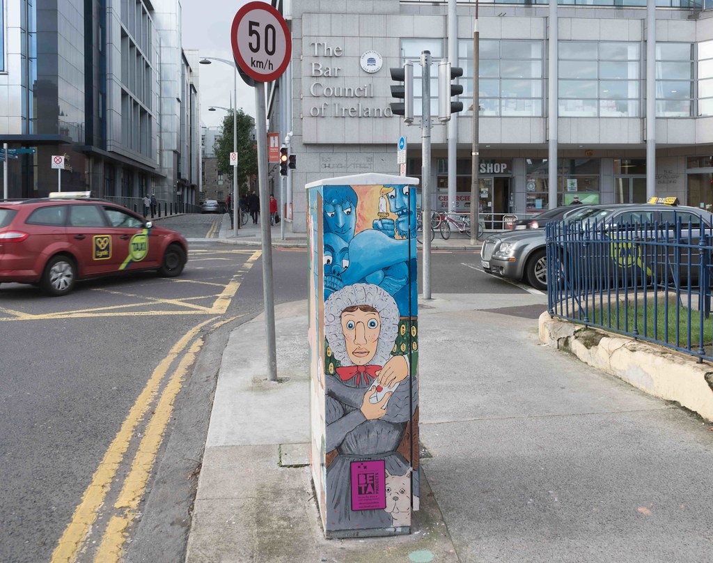 STREET ART AT 38 MARY’S LANE [DUBLIN CANVAS PAINT A BOX PR… Flickr