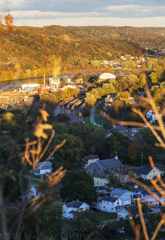 CSX U06524 Newell PA An empty Buffalo and Pittsburgh unit … Flickr