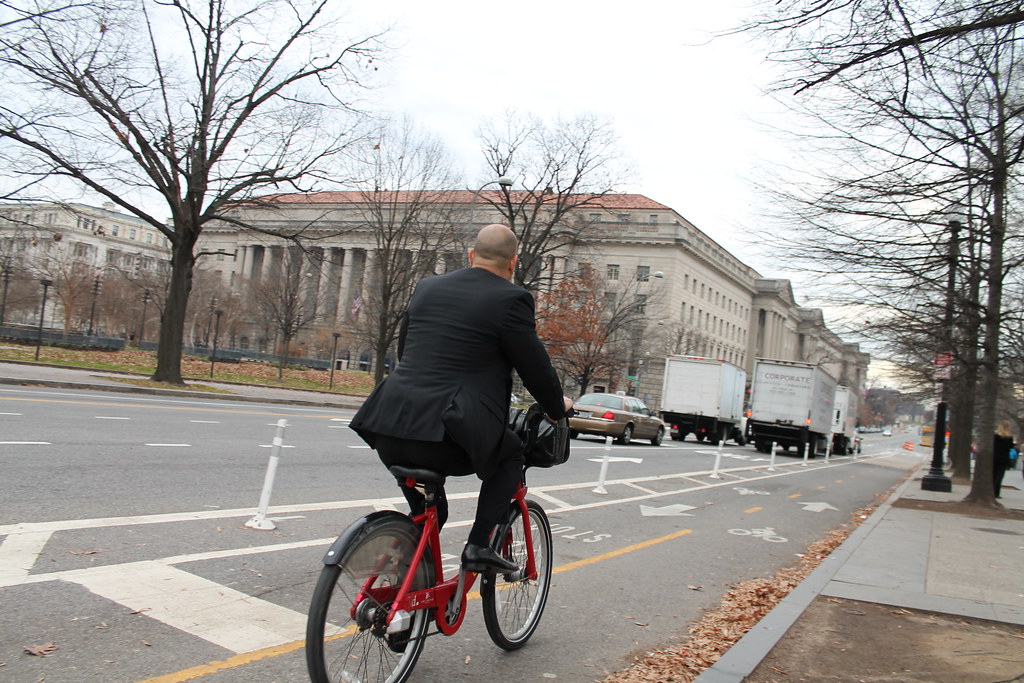 18.BikeLane.15th.NW.WDC.5December2011 Capital Bikeshare Bi… Flickr