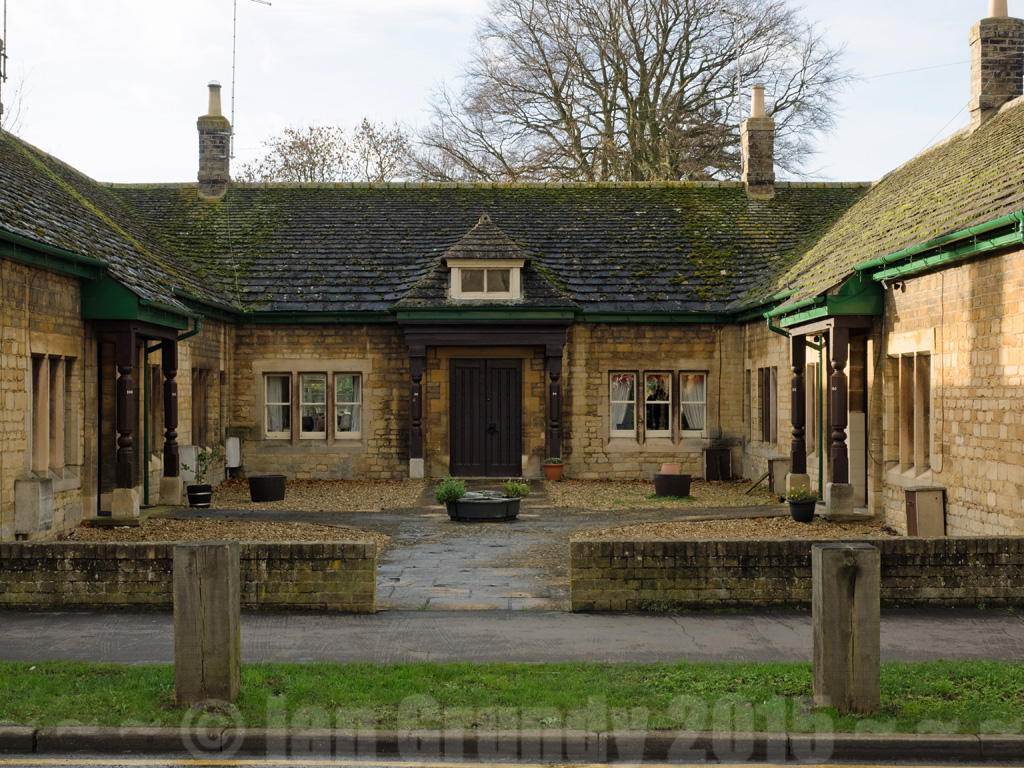 Almshouses 7148 Almshouses, Church Street, Market Deeping … Flickr