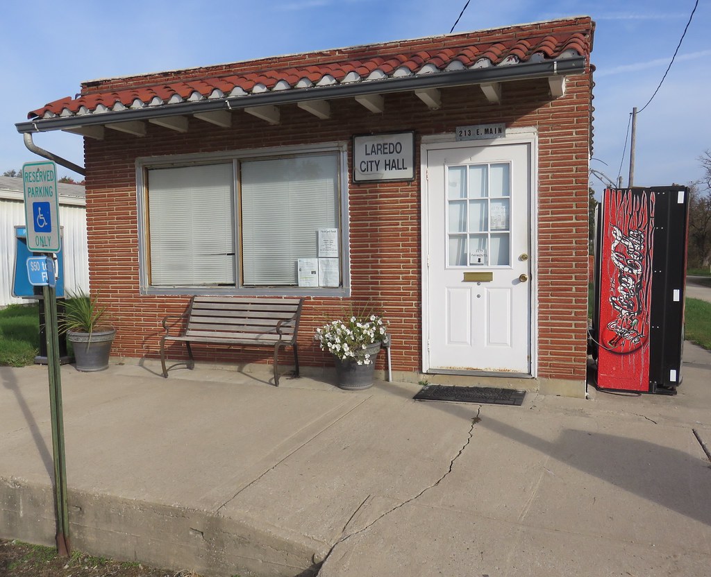 Laredo, Missouri City Hall Laredo, Missouri was named for … Flickr