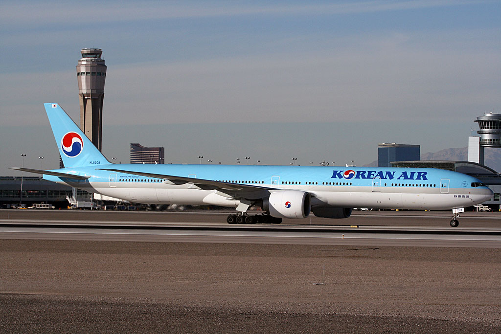 HL8208 Las Vegas Boeing 7773 Korean Air Ian Oswald