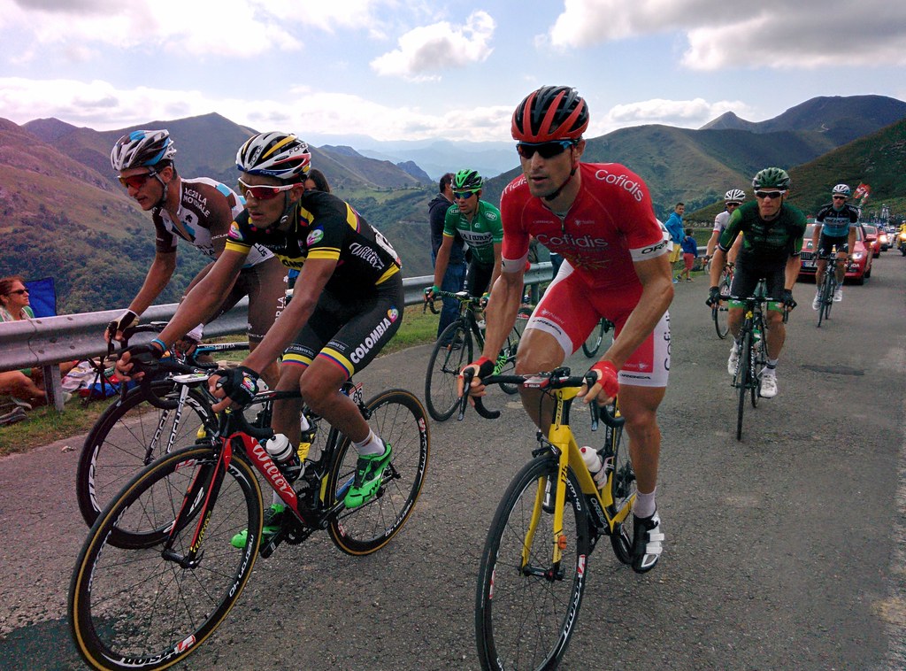 breakaway group Breakaway group on the Alto del Torno, Vue… Flickr