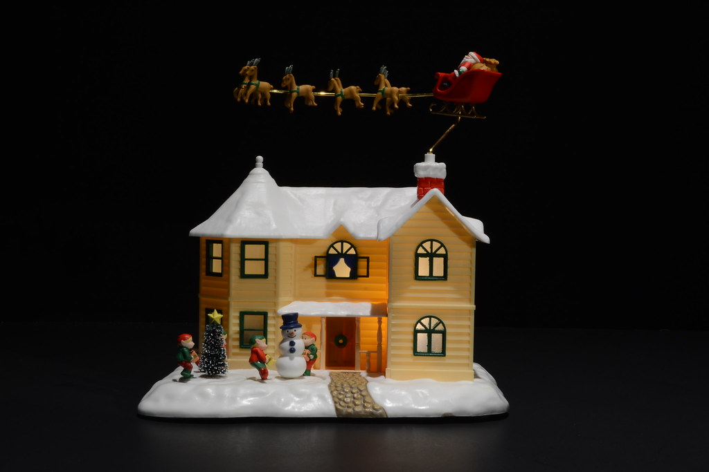 Animated Musical Christmas Decoration Purchased at Kmart i… Flickr