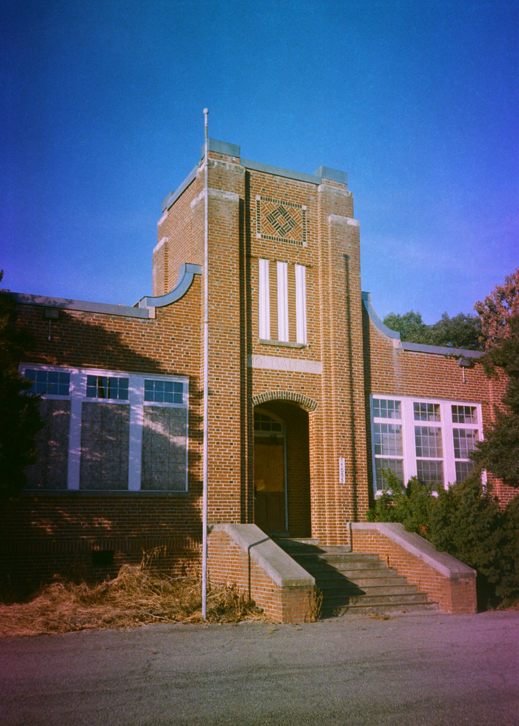 Montvale High School Very classic architecture. I can imag… Flickr