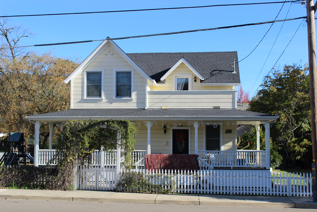 138 N. Main St., Cloverdale Folk Victorian House (1875) 13… Flickr