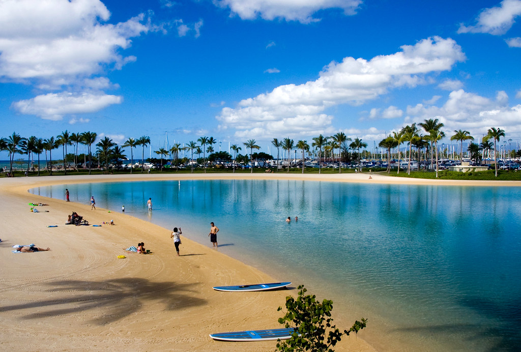 081107.103524 Lagoon, Waikiki Beach Honolulu, Oahu, Hawaii… Suzanne