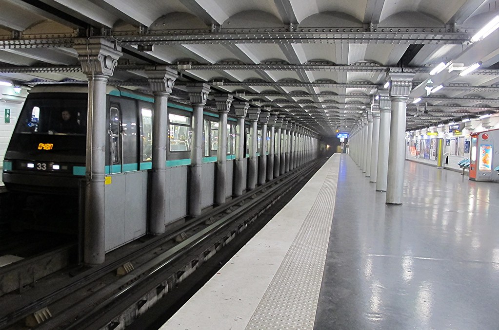 STATION DE METRO PORTE D'ORLEANS PARIS 14ème octobre 201… Flickr