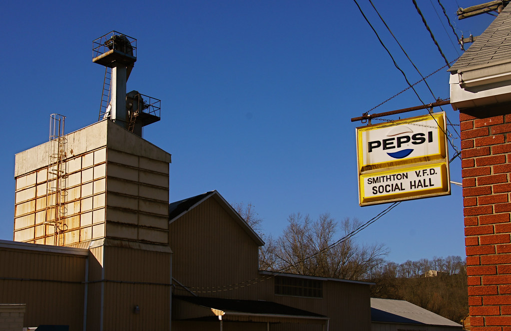Smithton, PA, VFD Social Hall Featuring an unknown buildin… Flickr