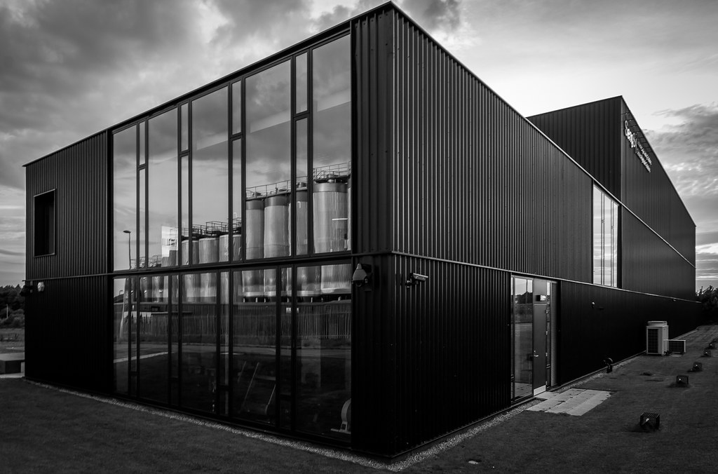 SengS7872 Industrial unit in Ellon Derek Gray Flickr