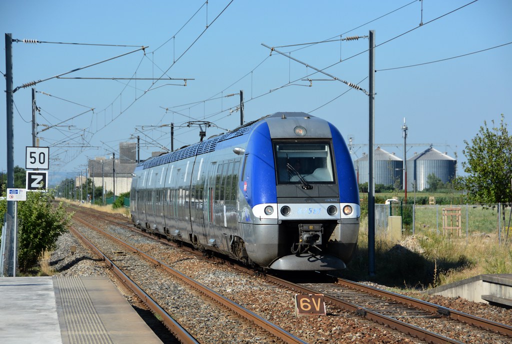Valence TGV 30.06.2015 SNCF enters the station the dual m… Flickr