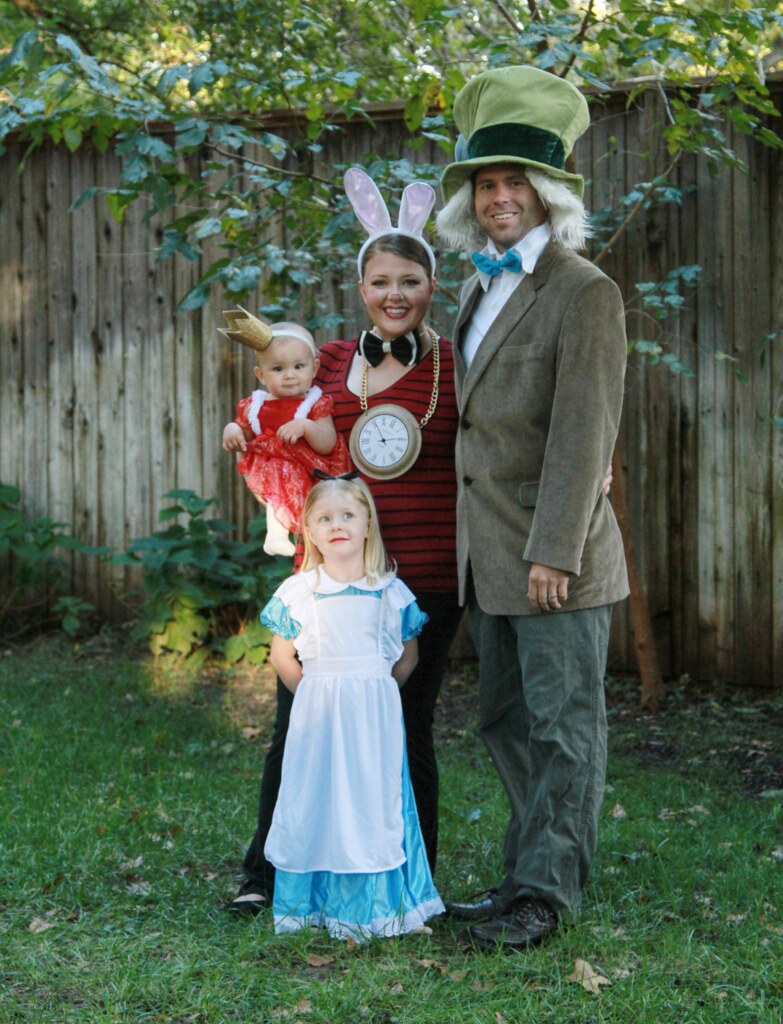 Family Alice and Wonderland Family Halloween Costume, Alic… Flickr
