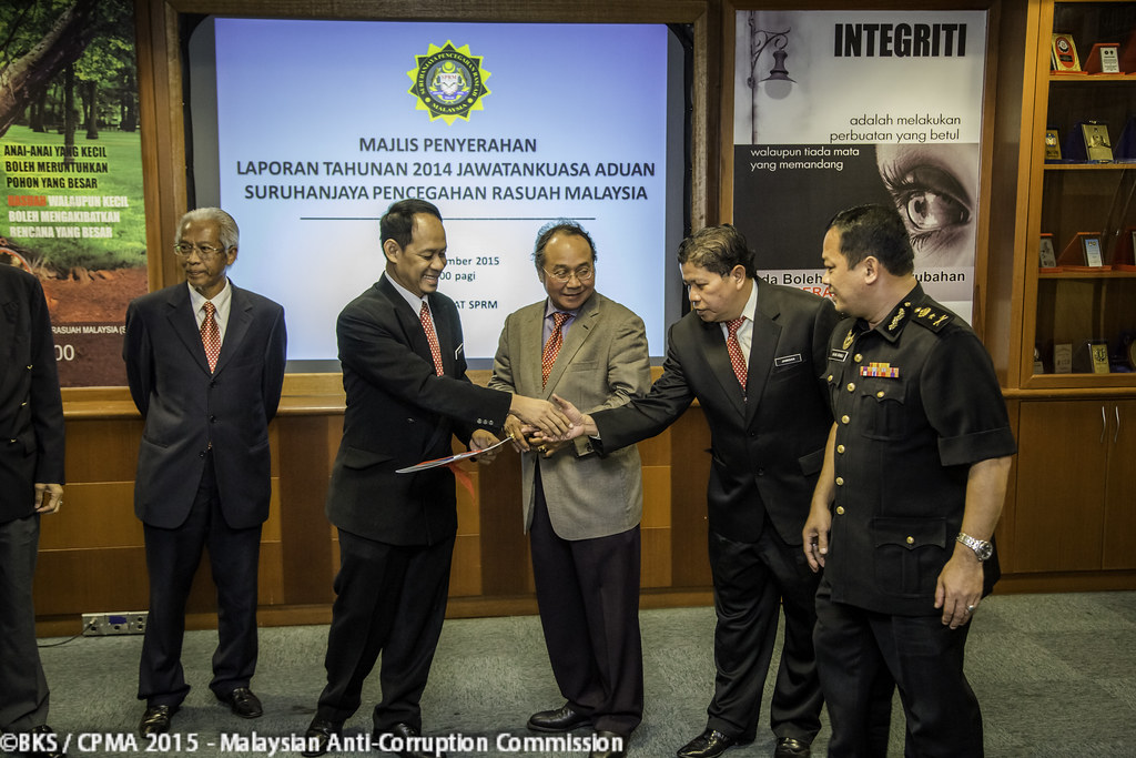 28092015 Majlis Penyerahan Laporan Tahunan 2014