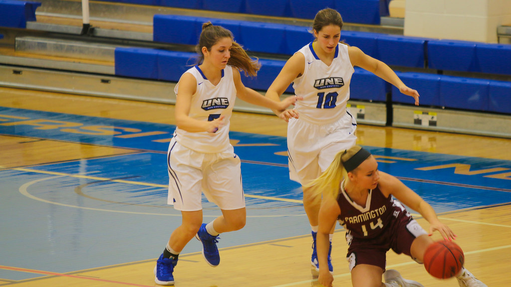 UMF2016 University of New England Women's Basketball vs. … Flickr