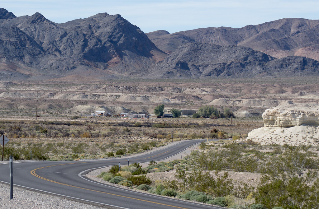 Shoshone CA178 (0078) Approaching Shoshone from the east … Flickr