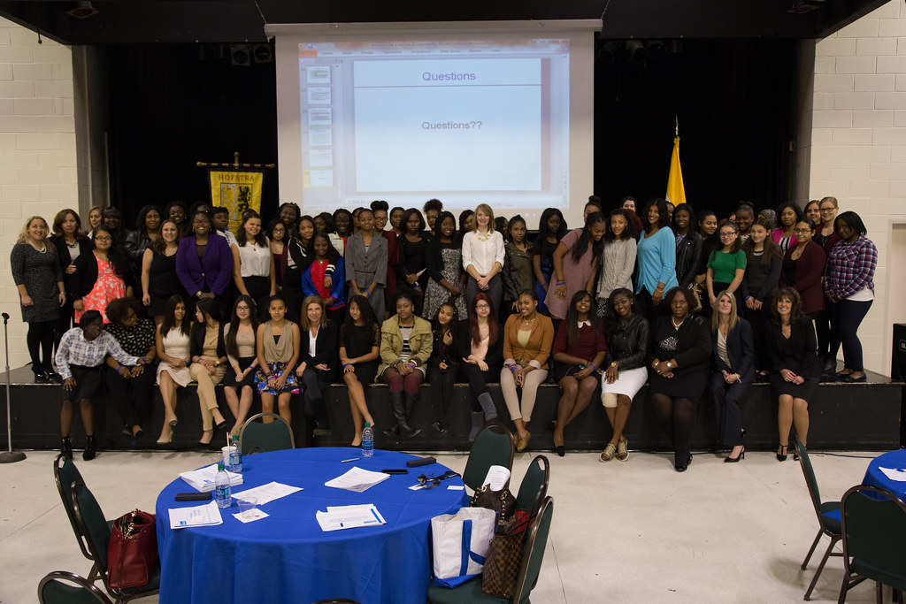 Flushing Bank mentors Uniondale High School Ladder to Lead… Flickr