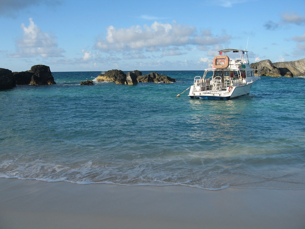 Scuba Diving in Bermuda Twotank dive with Dive Bermuda. B… Flickr
