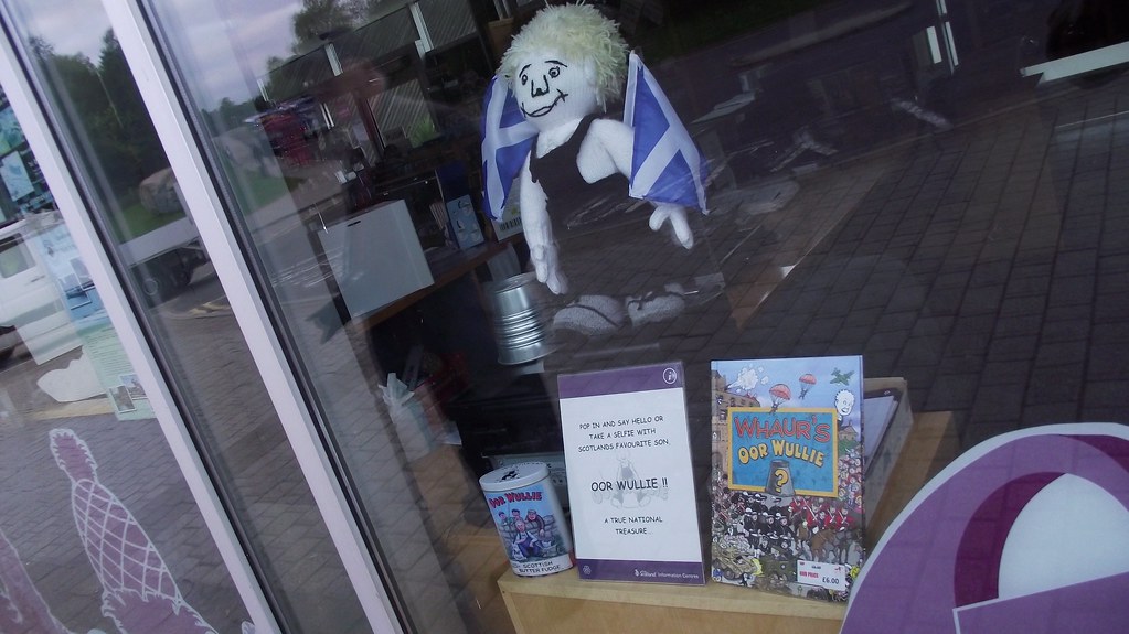 Falkirk Wheel 08 What's this in the gift shop window? Oor … Flickr