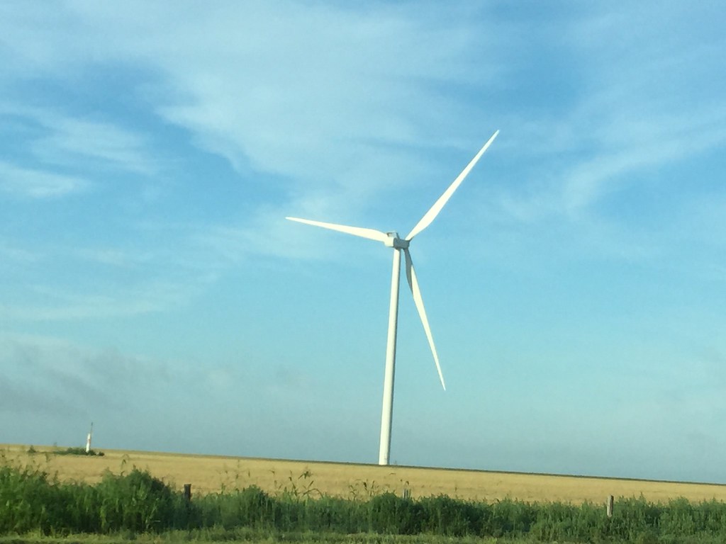 Wesley's Vacation Pics 2 219 Wind turbine near Amarillo, T… Flickr