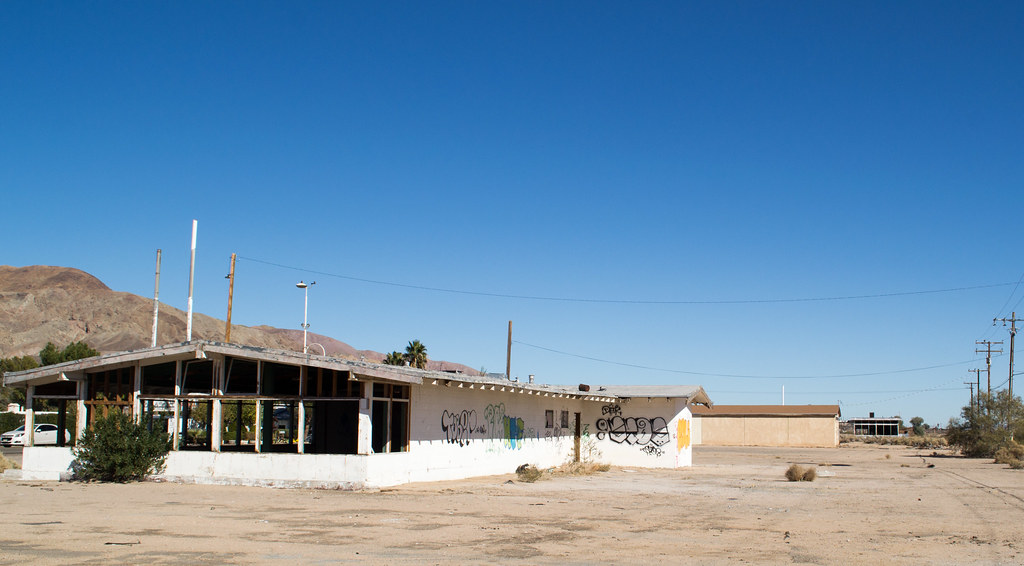 Yermo, CA (0194) From a series of abandoned gas stations o… Flickr