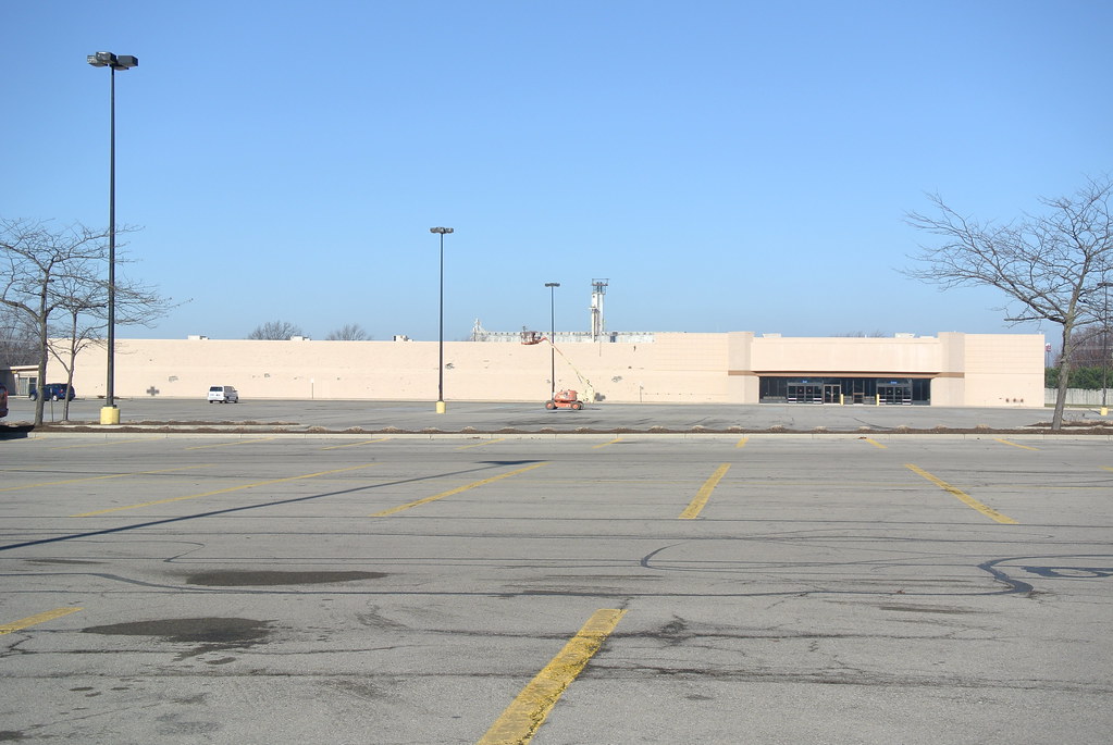 Former Walmart Lima OH. gameking3 Flickr