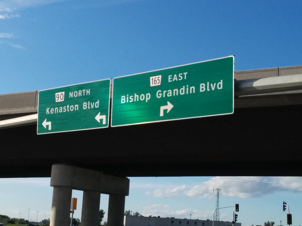Kenaston Blvd (Winnipeg 90) Northbound at Grandin B… Flickr