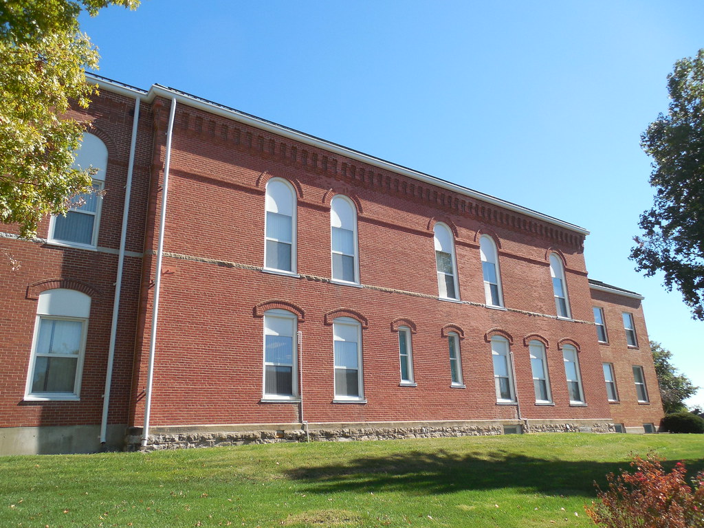 1886 Benton County Courthouse Warsaw, Missouri This was th… Flickr