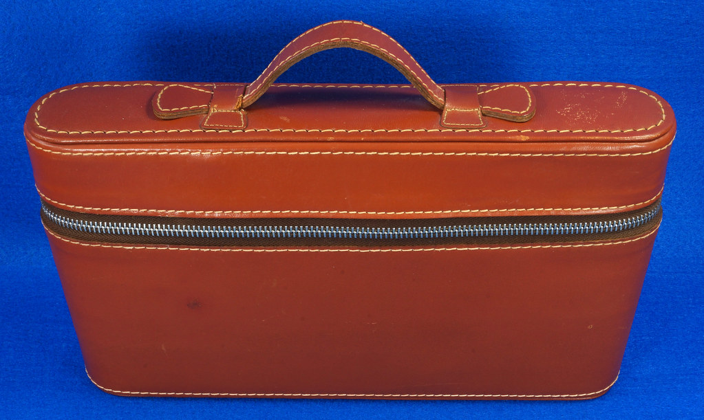 RD14514 Vintage Travel Bar Set in Leather Case with 3 Leat… Flickr