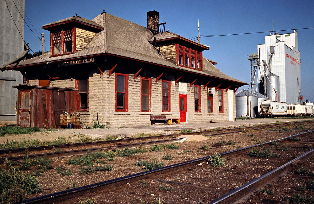SOO, Enderlin, North Dakota, 1980 Soo Line Railroad depot … Flickr