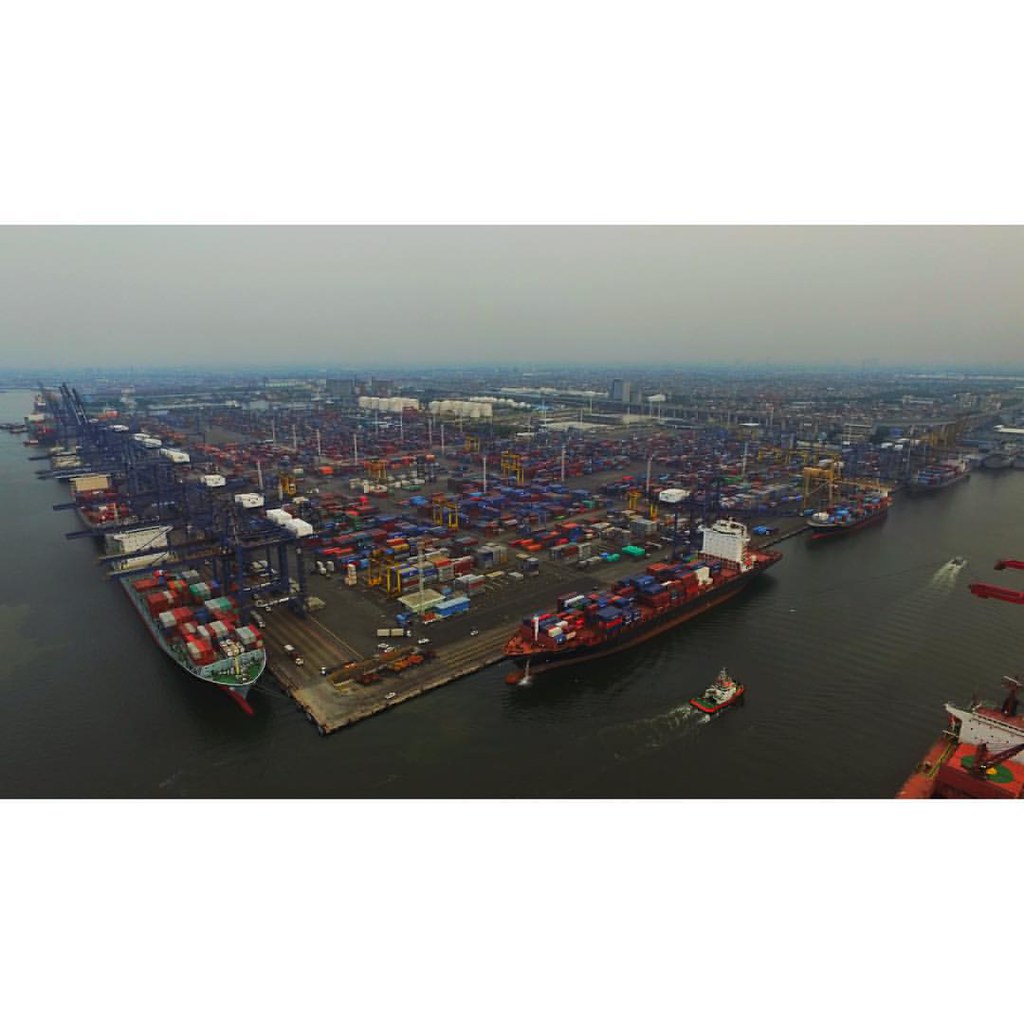 Jakarta International Container Terminal 🚢🚢🚢 iphonesia