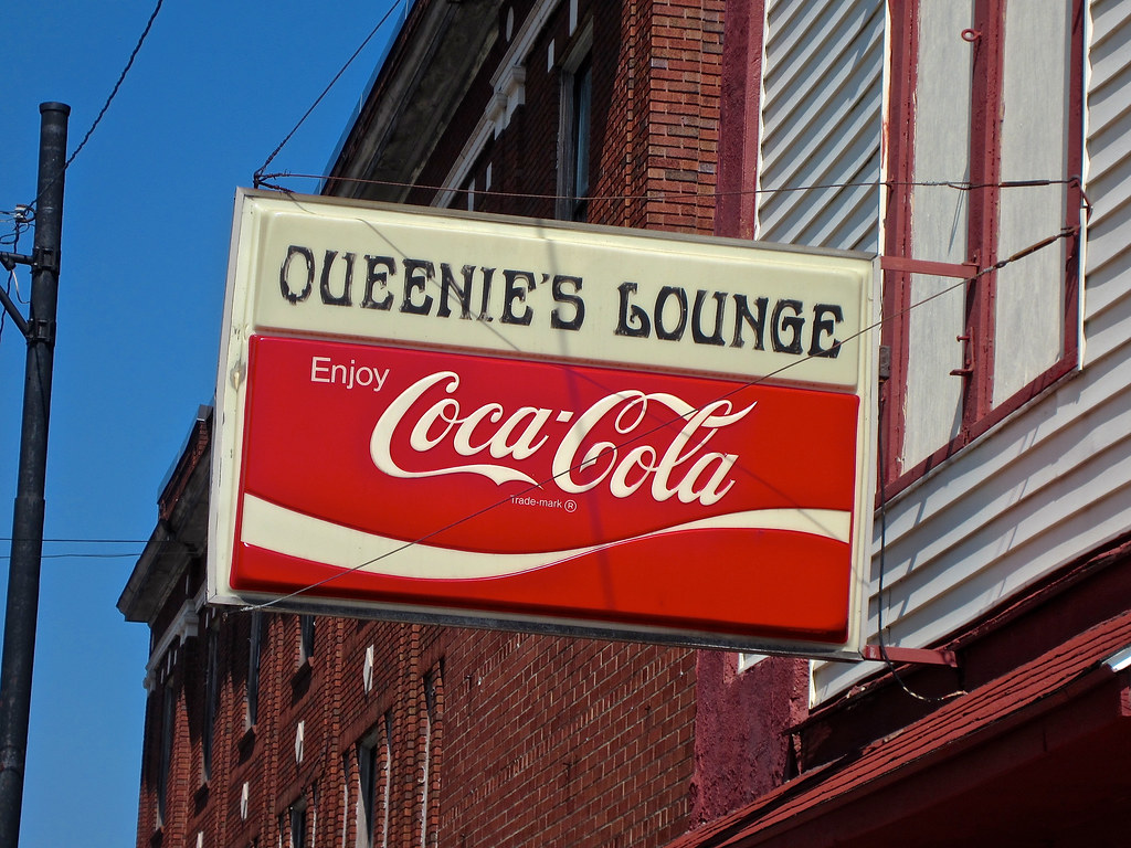 Queenie's Lounge, Ashtabula, OH Queenie's Lounge, 4971 Mai… Flickr