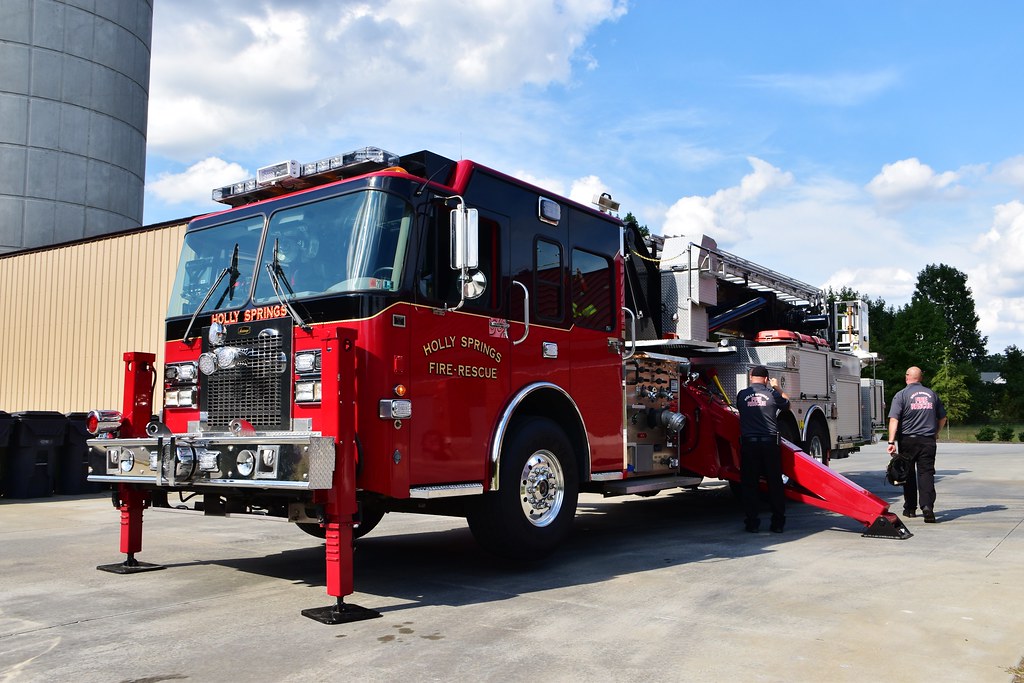 DSC_1812 Holly Springs FD Ladder 255 at Station 2 on 920… Flickr