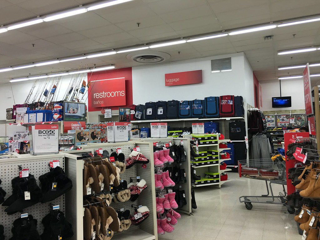 Kmart Des Plaines (Chicago), Illinois a photo on Flickriver